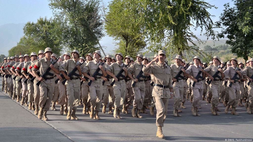 В Таджикистане мобилизуют 20 тысяч военных для укрепления границы.