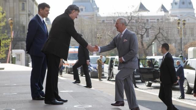 Prinţul Charles a vizitat Centrul Vechi al Bucureştiului. 