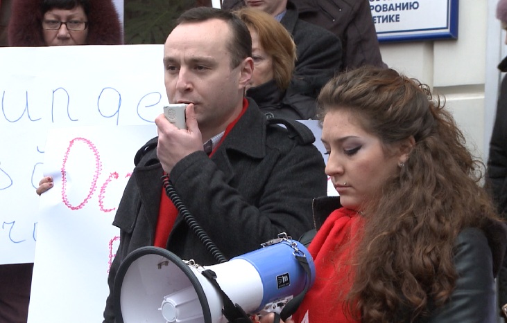 Partidul Socialiştilor împreună cu "Garda Tînără" a organizat o acțiune de protest în fața Ministerului de Interne.