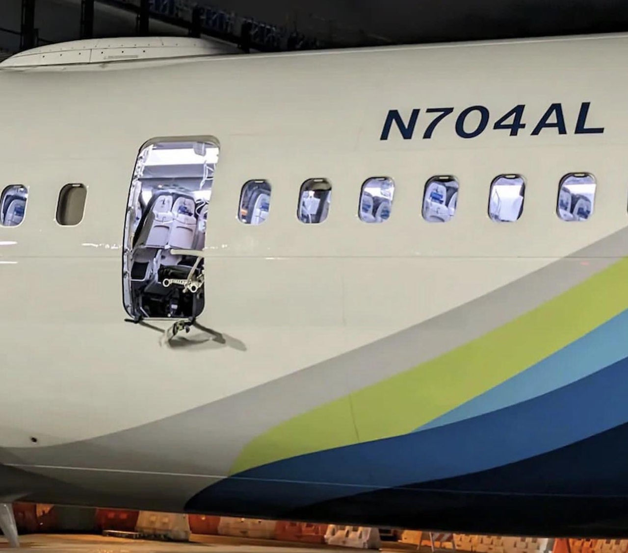 В Европе и США приостановили эксплуатацию Boeing 737 MAX 9.