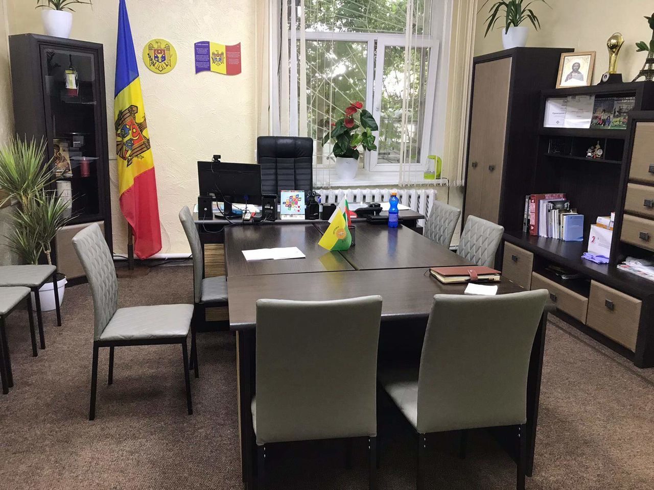 Мэр Твардицы обнаружил в кабинете устройство, похожее на "жучок".