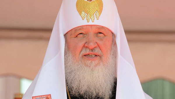 Патриарх Кирилл до пострижения в монахи носил имя Владимир Гундяев.