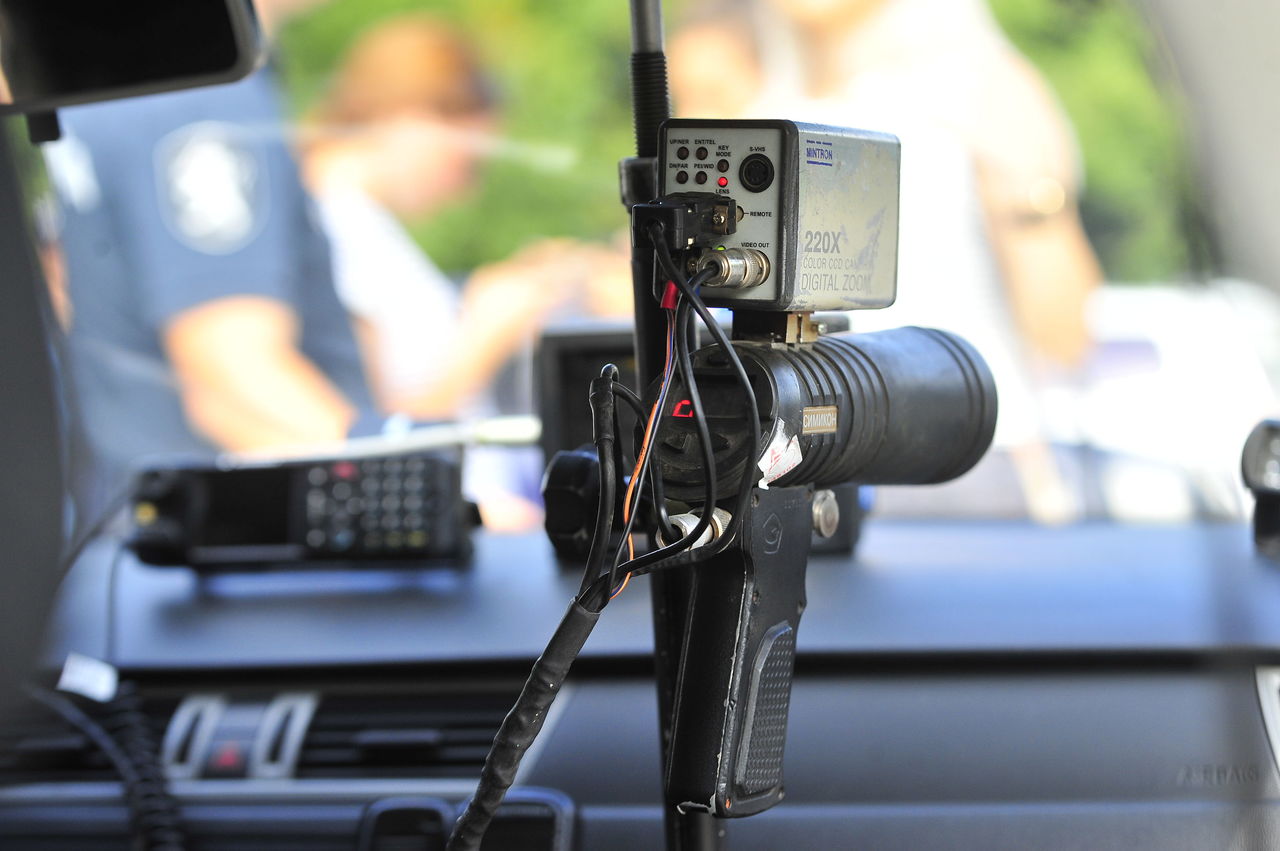 Служба InfoTrafic призывает водителей адаптировать скорость движения согласно предписаниям ПДД.