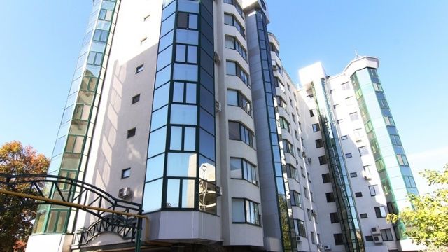 Prețul mediu al apartamentelor în Chișinău s-a redus, față de septembrie, cu 2 euro, până la 528 euro pentru fiecare metru pătrat.