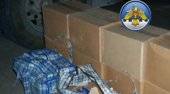 Șoferul autobuzului Cimișlia-Odessa a încercat prin contrabandă să scoată din republică 864 litri de vodkă.
