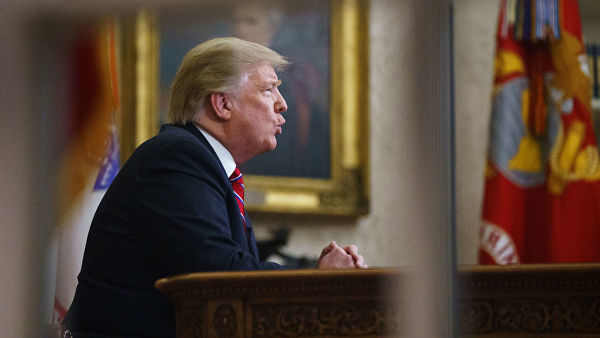Трамп отверг предложение республиканца Грэма временно прекратить шатдаун.