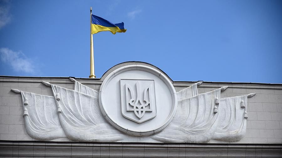 Украинские депутаты предложили ультиматум премьеру для отмены карантина.