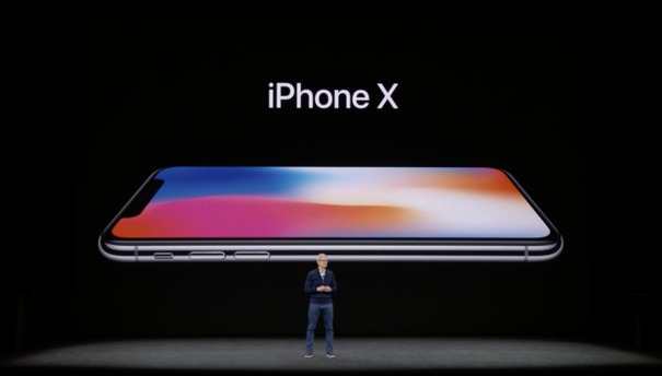 Cât trebuie să cheltuiască românii pentru a achiziţiona un iPhone X.