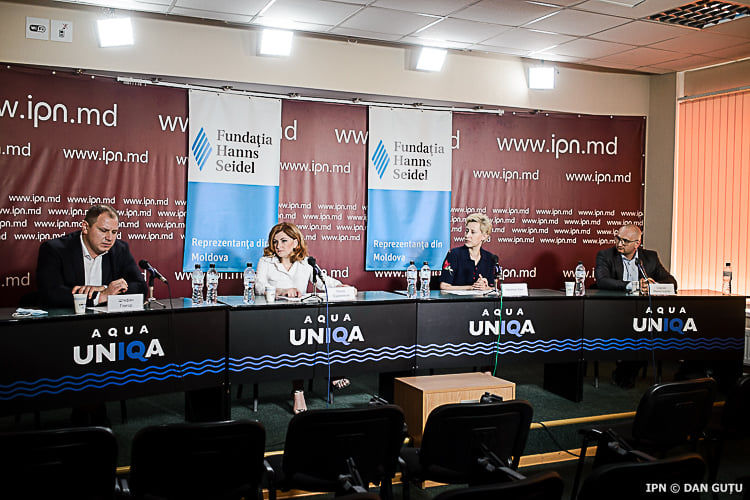 Эксперты: Властям невыгодны равные с оппозицией условия на выборах. Фото: ipn.md.