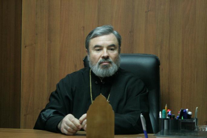 Епископ Бельцкий и Фалештский Маркел.