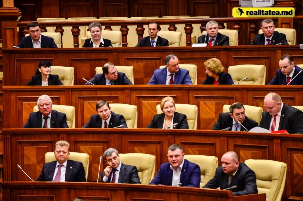 Parlamentarul a indicat în declarația de avere că a adunat anul trecut un venit de 87 de mii de lei, din pensie.