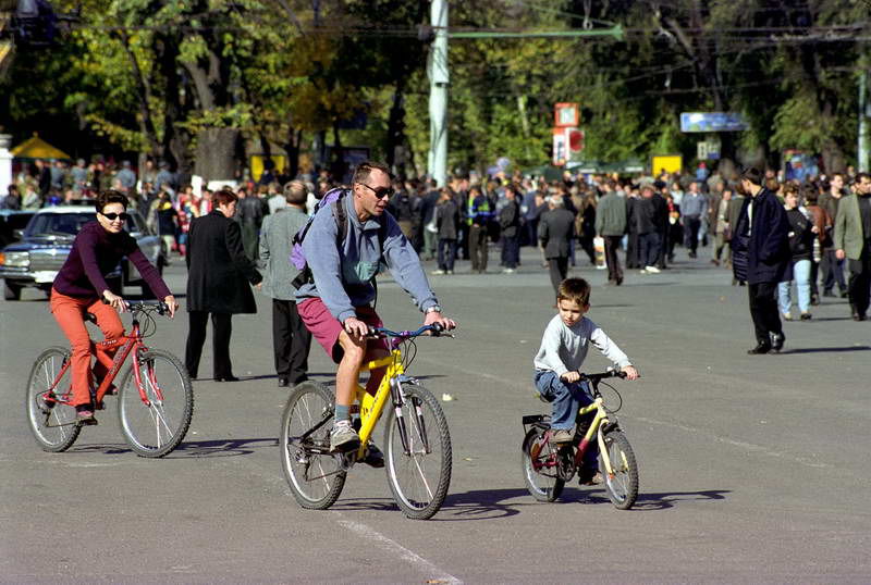 În mediul urban locuiesc 1507,3 mii de persoane, ceea ce constituie 42,4% din numărul total de locuitori.