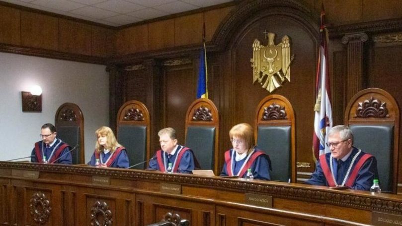 Декларации судей КС: высокие зарплаты, недвижимость и счета в банках.