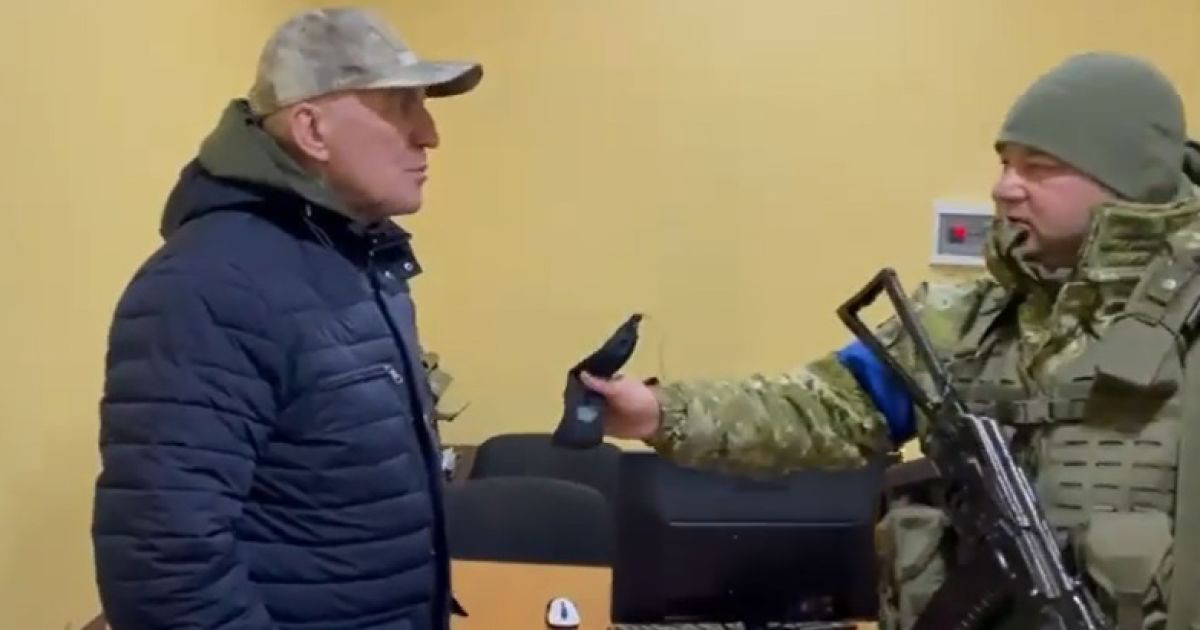 На границе с Молдовой украинский пограничник передал послу Беларуси "30 сребреников".