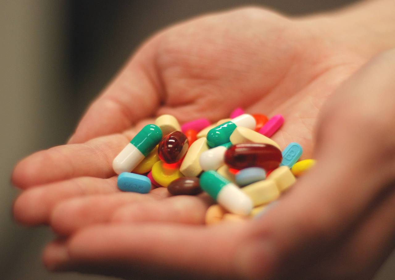În fiecare weekend, zeci de moldoveni stau la coadă la uşa cabinetului unui medic din străinătate.