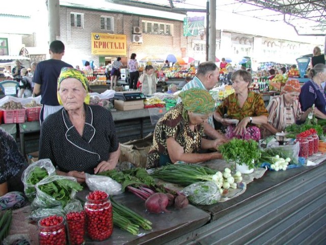 И фрукты становятся роскошью для многих жителей страны.