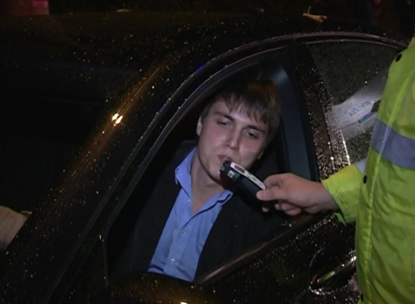 Crăciun cu final neprevăzut pentru trei șoferi din raionul Hâncești. Bărbaţii au fost prinși de poliţişti în timp ce conduceau în stare de ebrietate.