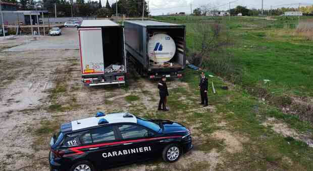 Doi moldoveni, arestați în Italia pentru furt de combustibil pentru avioane.