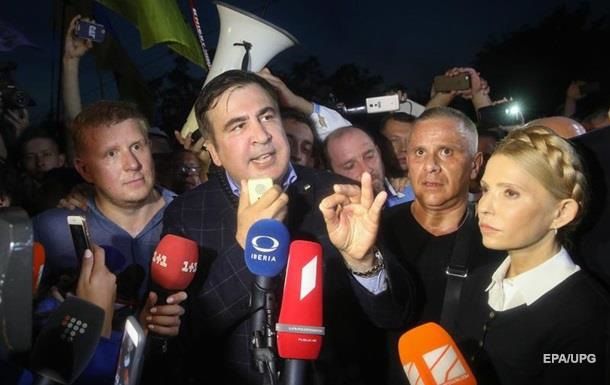 По словам экс-губернатора, пограничники отказались провести паспортный контроль.