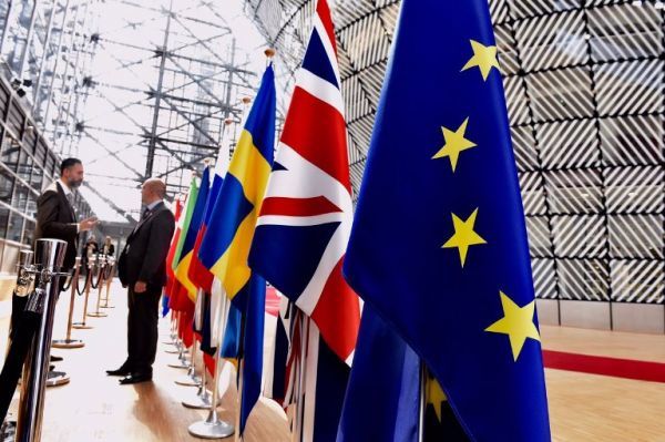 ЕК выделила 15 странам ЕС €81,4 млрд по программе борьбы с безработицей.