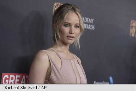 Jennifer Lawrence a scăpat nevătămată dintr-un incident aviatic. 
