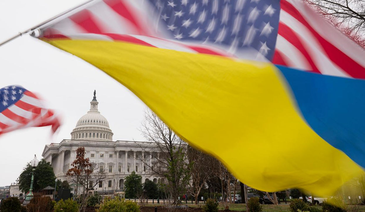 Сенат США окончательно одобрил дополнительную помощь Украине.