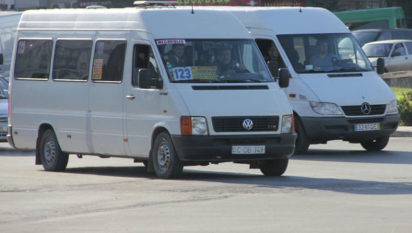 Сейчас в Кишиневе курсируют 296 троллейбусов и 106 автобусов. Автобусы №19 и №26 начнут ездить в столице с 15 октября.