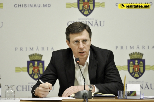 De asemenea, Chirtoacă a menţionat că până acum nu a existat un alt concurent electoral pe măsură şi că are deplină încredere în locuitorii capitalei.