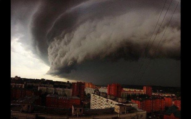 Uraganul se întoarce în Moscova. Avertismentul meteorologilor și a forţelor de ordine 