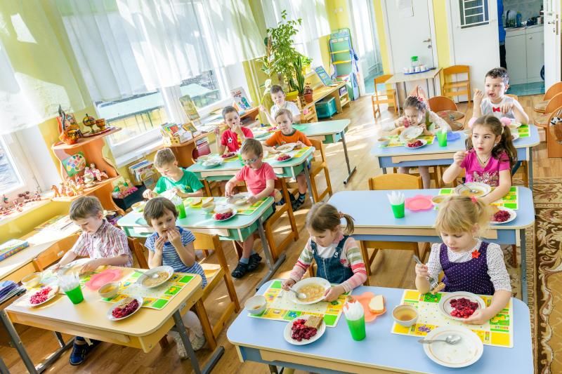 Власти намерены улучшить качество питания в учебных заведениях.