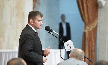 Popunerea deputatului PL, Valeriu Munteanu de a introduce pe ordinea de zi alegerea preşedintelui parlamentului nu a acumulat numărul suficient de voturi din partea parlamentarilor.