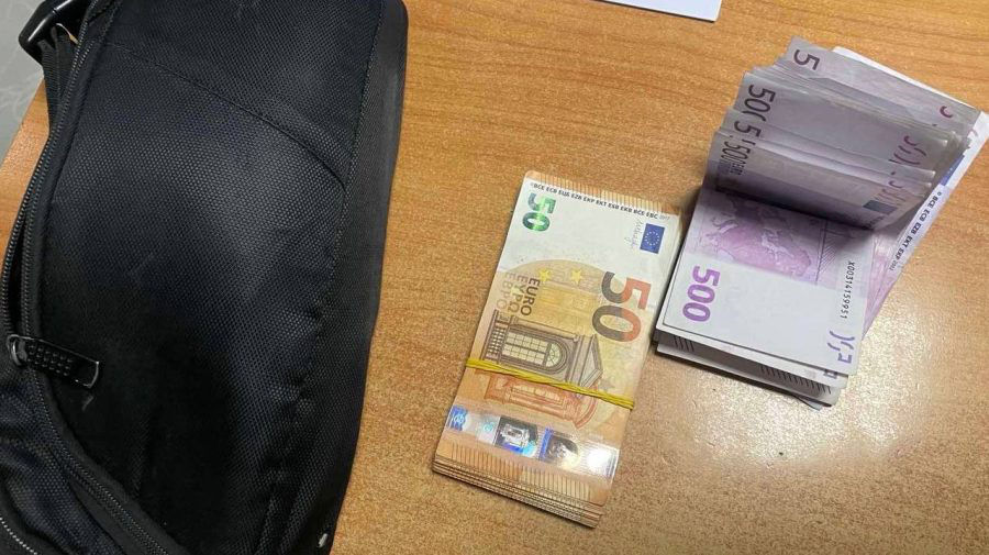 Молдаванин пытался незаконно ввезти в Румынию 13 тысяч евро.