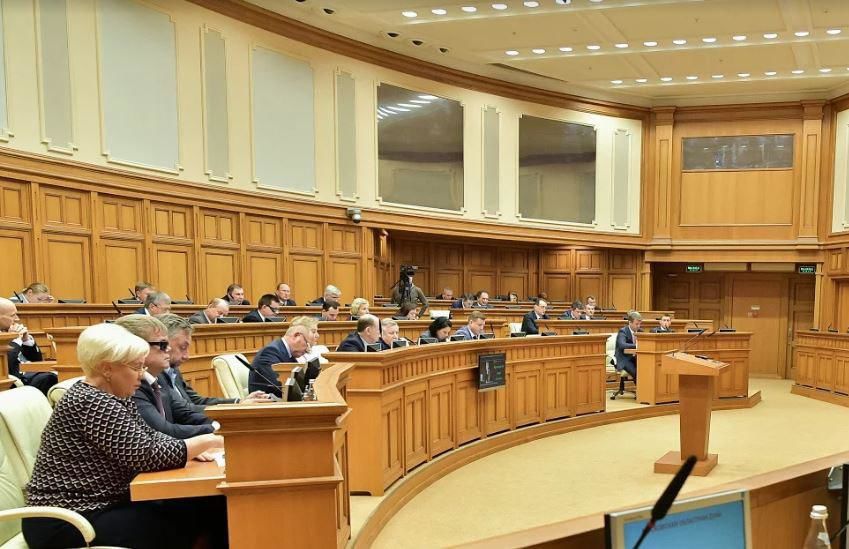 Стоимость патента для мигрантов в Московской области выросла до 4300 рублей.