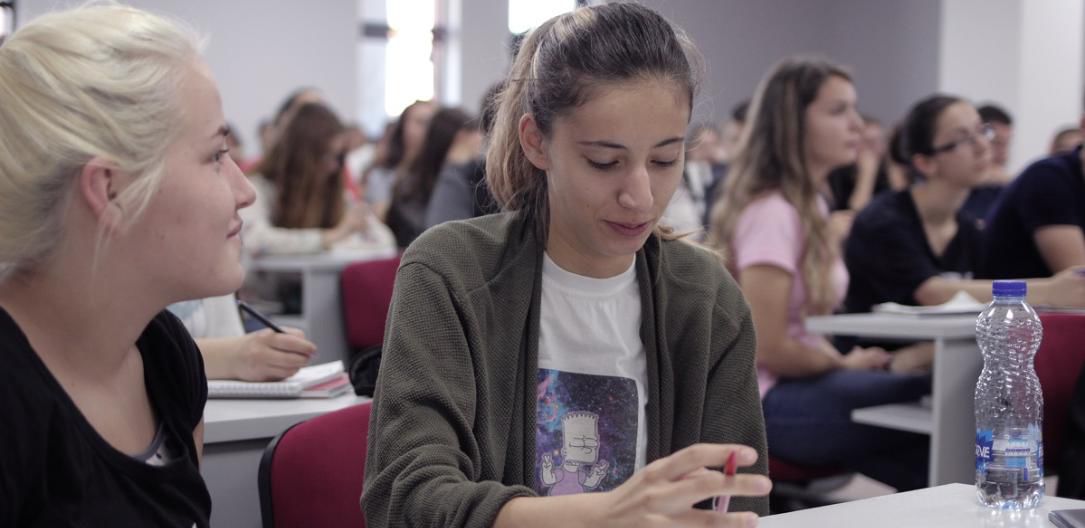 Cum poți câștiga bursă de 7.000 lei fiind student în anul întâi