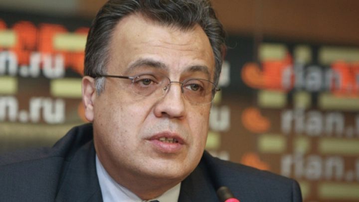 Ambasadorul Rusiei la Ankara, împuşcat la o expoziţie de pictură din Turcia. Foto: star.com.tr