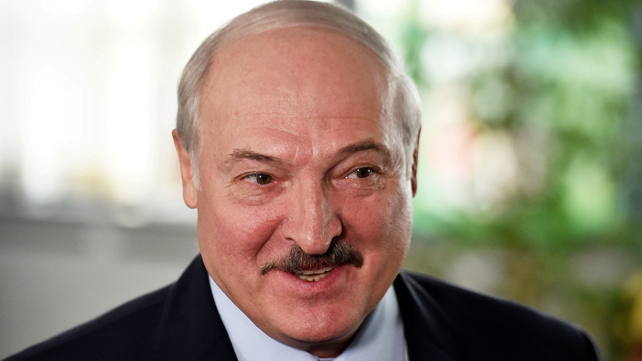 Лукашенко рассказал, когда Беларусь создаст свою вакцину.