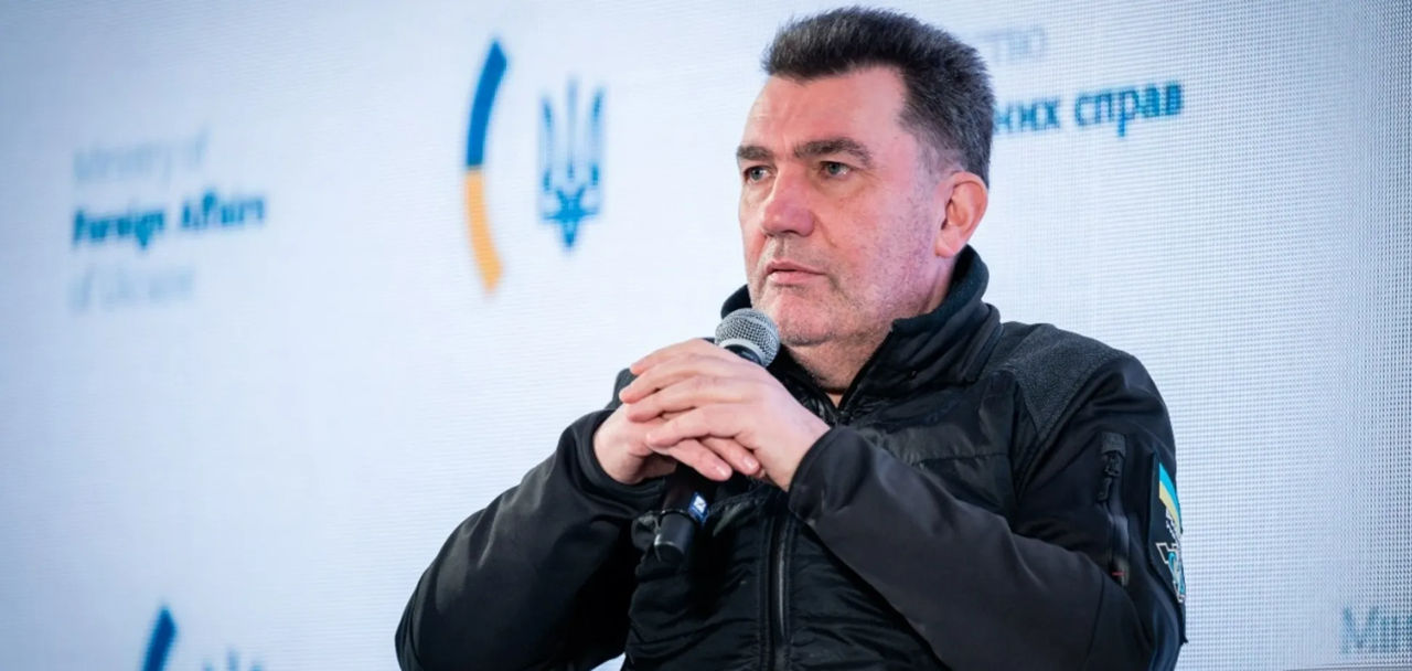Зеленский уволил Данилова с должности секретаря СНБО.