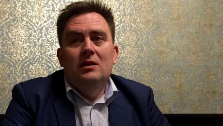 Gofman a mers, totuşi, la Washington ca să încerce să convingă autorităţile americane de presupusa vinovăţie a acestuia.