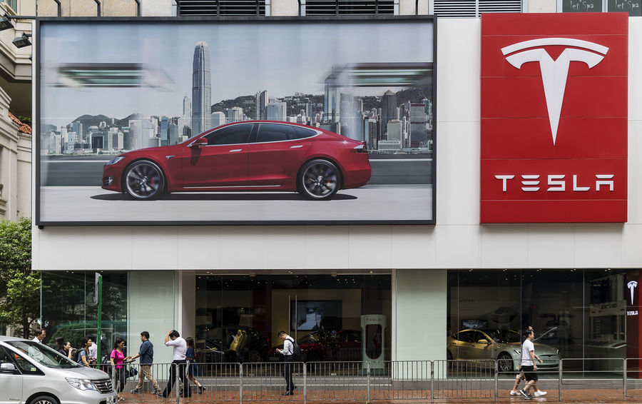 Tesla показала рекордную прибыль.