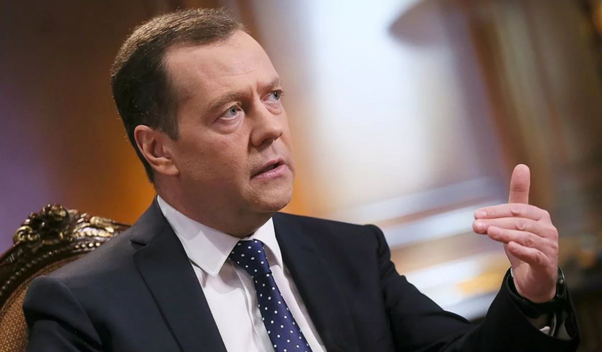 Медведев назвал условие мирного сосуществования государств.