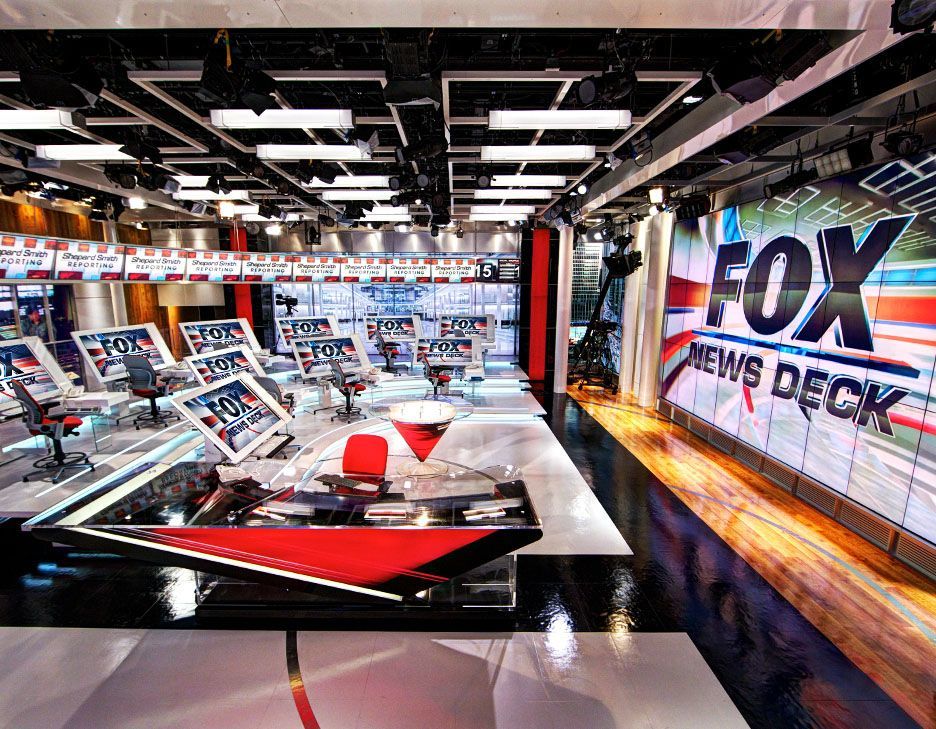 Fox News заплатит штраф в $1 миллион из-за сексуальных домогательств.