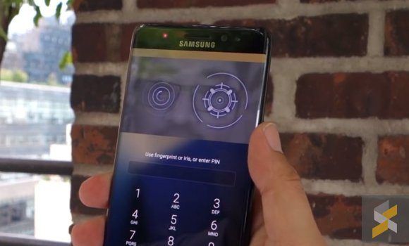 Galaxy S9 primeşte IntelligentScan, o versiune superioară a funcţiei de recunoaştere facială. 