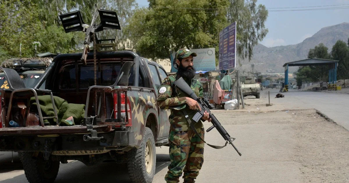 Acțiunile militare dintre Pakistan și Afganistan, suspendate pentru cinci zile.