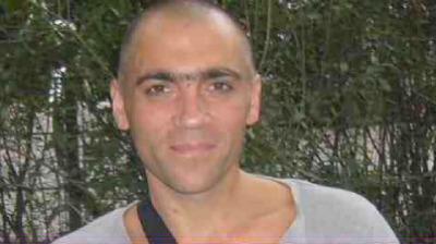 Александра проинструктировали о том, с кем ему  нужно держать связь, и о чем он должен сообщать КГБ.