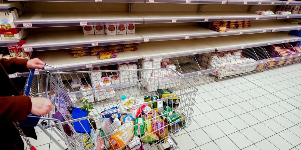 В Италии из-за протеста дальнобойщиков опустели полки магазинов.