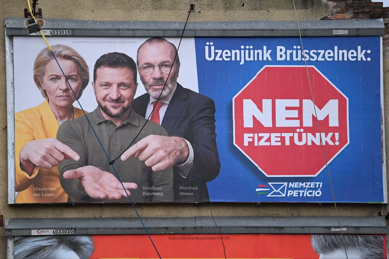 În Ungaria au apărut bannere care îl ironizează pe Zelenski și pe politicienii europeni.