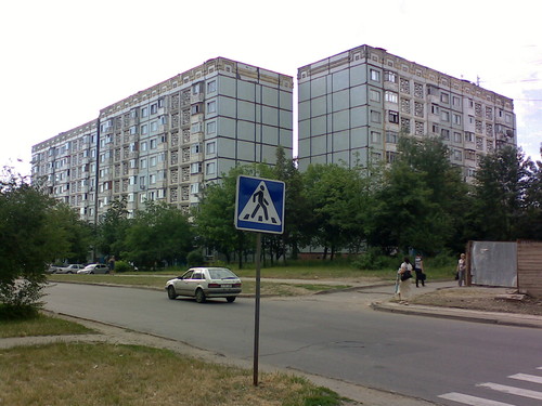 Femeia a încercat să sară de la etajul zece al blocului în care locuia. 