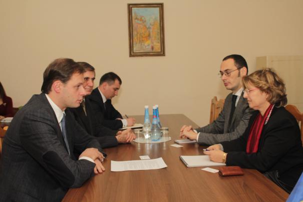 Participanții la întrevederii au făcut o trecere în revistă a rezultatelor proiectelor susţinute de UNESCO în Republica Moldova şi au discutat despre planurile de viitor.