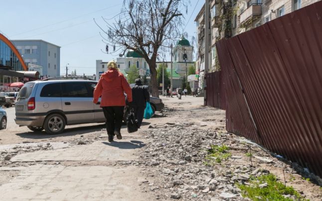 Locuitorii din stânga Nistrului sunt nemulţumiţi de tăierea cu 30% a salariilor pentru bugetari şi a pensiilor. Foto: adevarul.ro