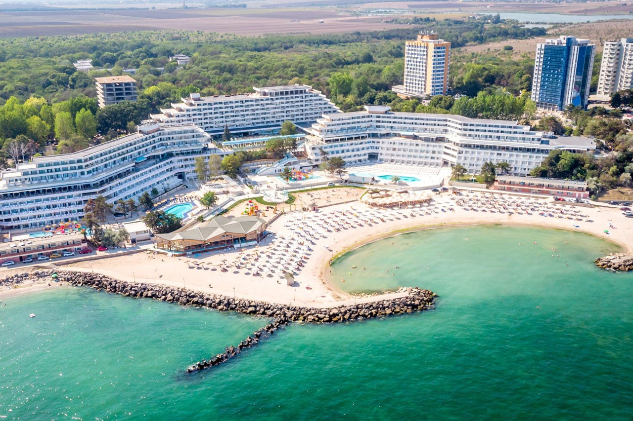 Serviciile „all inclusive” pe litoralul României, mult mai ieftine chiar în plin sezon.